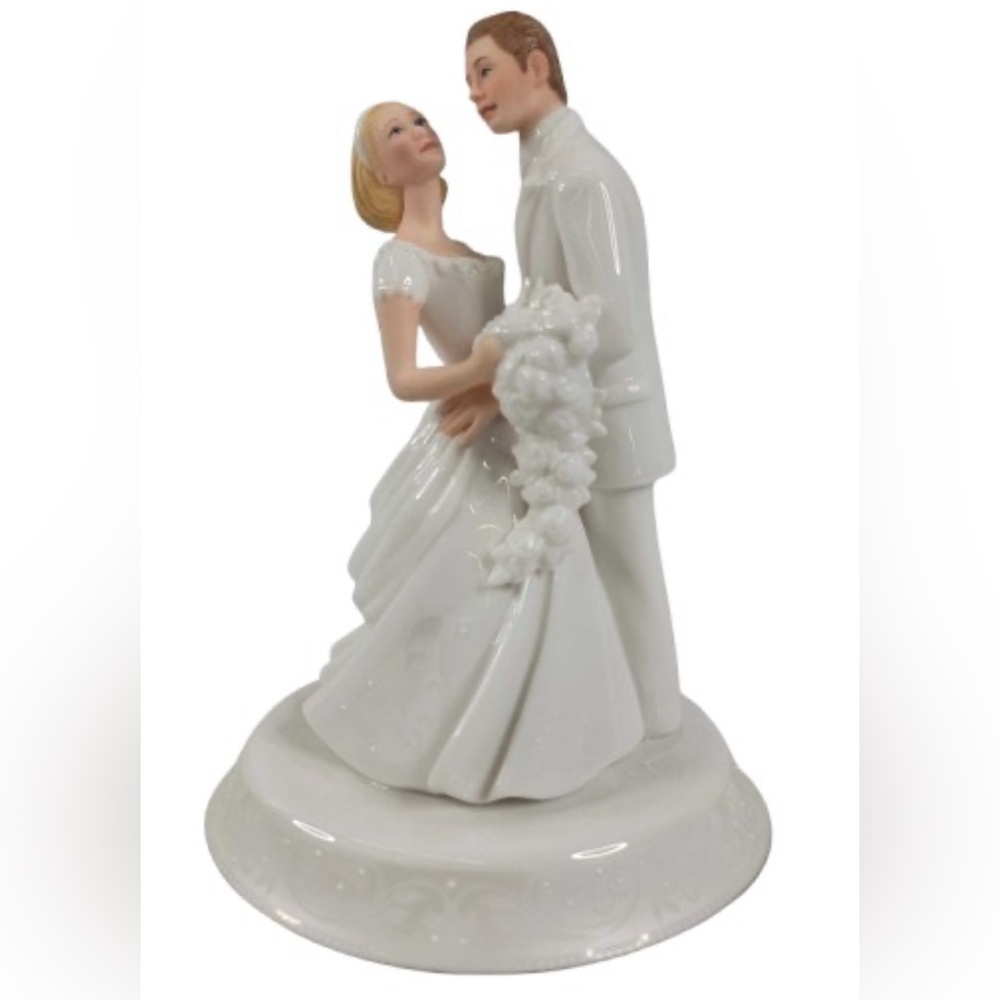 Lenox “Wedding Promises” Figurine – Opal Innocence Collection [D3072]